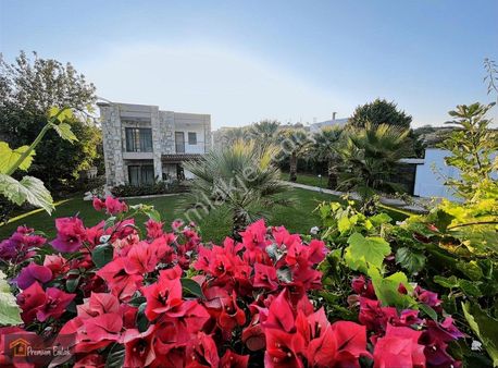 Bodrum Gölköyde 1350 Metre İçerisinde İskanlı 2 Villa 2 Dükkan
