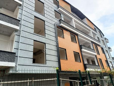 Körfez Güney Mahallesinde Yerden Isıtmalı 3+1 Ebeveyn Banyolu Arakat Daire