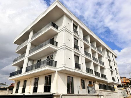 Büyükçekmece Kamiloba Mahallesinde Sıfır Lüks Geniş 2+1 Daire