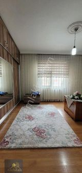 Karakaya Emlak'tan Satılık Zafer Mah.3+1 10 Yıllık Daire