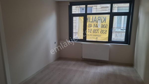 Beyoğlu Katip Çelebi'de 2+1 Klimalı Ve Kombili Temiz Daire