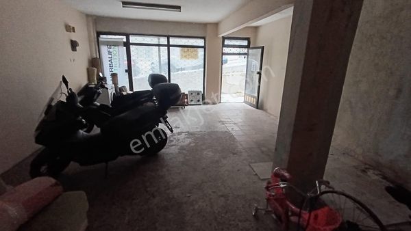 Üsküdar Merkezde Dükkan