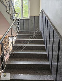 Yıldırım Emlak'tan Zaferde 12yıllık Cadde Cephelı 3+1 Daire