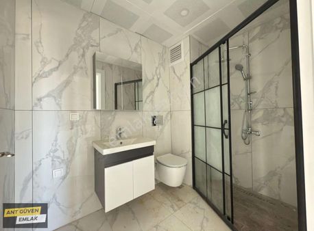 Site İçinde Havuzlu 2+1 Sıfır Asansörlü Daire