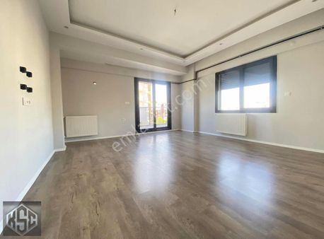 Karadeniz Emlaktan Arakat Ayrı Mutfak Geniş 2+1 Kiralık Daire