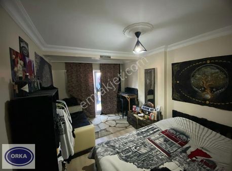 İçerenköy Gülden Sokakta 85m² Net+50m² Bahçe Kullanımlı 2+1