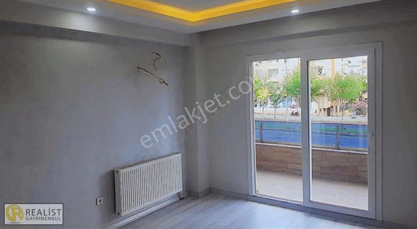 Siverek Ofis Mahallesinde___ Cadde Üzerinde 214 M2 Sıfır Daire