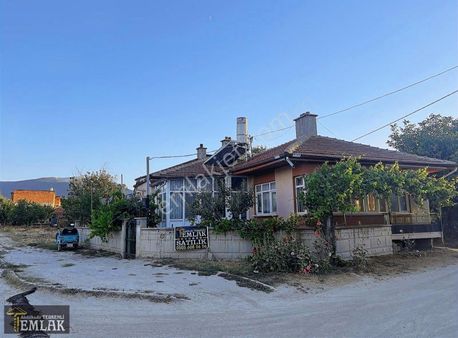 Terkenli Emlak'tan Kozağaç Ta Caddde Üstü Müstakil Ev