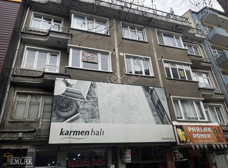 Terkenli Emlak'tan Çarşı Merkezde 2+1 Daire