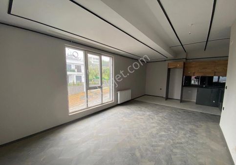 Havuzlu Site İçerisinde Acil Satılık Sıfır 2+1 Daire