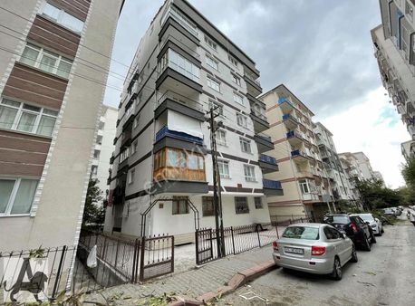 Arslan Emlak'tan 3+1/yapılı/metroya 5 Dakika/asansörlü