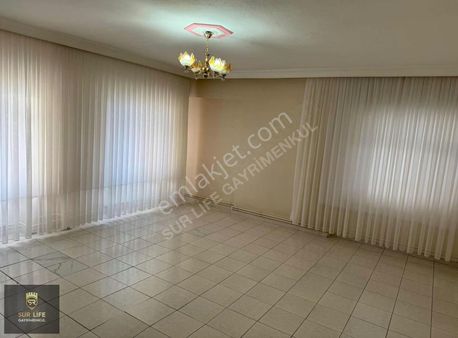 Sur Life Gayrimenkul'den Satılık Fırsat Daire