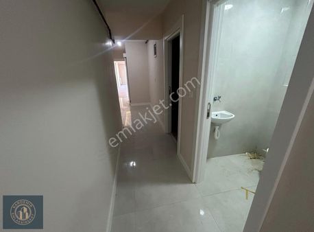 Üsküdar Cumhuriyet Caddesinde Metro Yanı 3+1 120m2 Daire