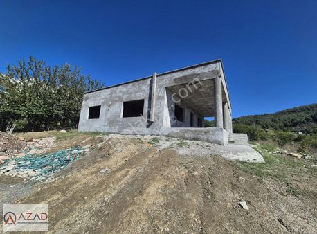 Azad-yarbasında 2 700 M² Arsa Icerısınde Natamam 170 M² Müstakil