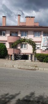 7 Durakta Palmiye Apartmanında Satılık Daire