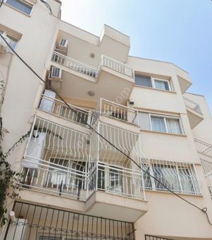 Göztepe Kilise Sokağında, Sahile Ve Caddeye Yakın, Ferah 3+1