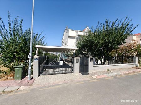 Çayyolu-ilko'da Satılık 5+2 Mustakil Villa