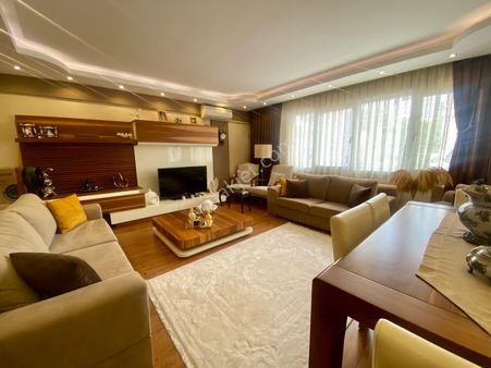 Göztepe'de, Caddeye 2. Binada, Yeni Tadilatlı, Ferah Ve Arakat