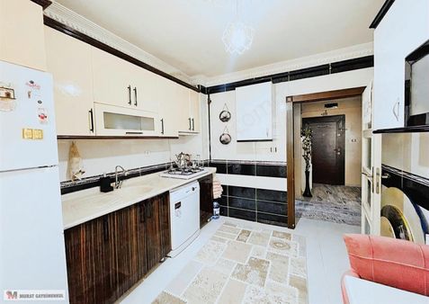 Cadde Yakını Genç Bina Altında Daire Olan Kat Konumlu 2+1 Geniş!