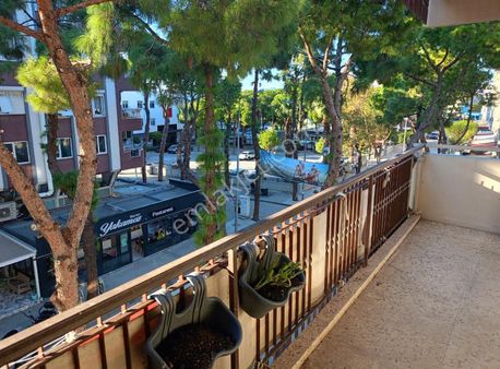 Şehit Sami Akbulut Cad.üzeri İş Yeri Ve Ofis 3+1 Kiralık Daire