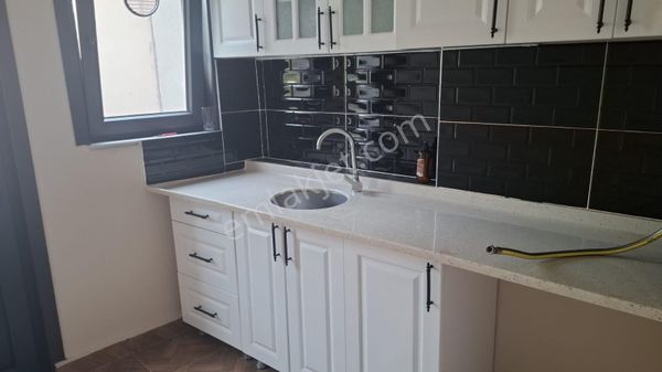 Beyoğlu Katip Çeleb De 2+1 Klimalı Ve Kombili Temiz Daire