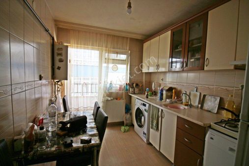 Gamze Emlak'tan Yaşar Kemal Caddesi'nde*asansörlü*ara Kat Daire Fırsatı