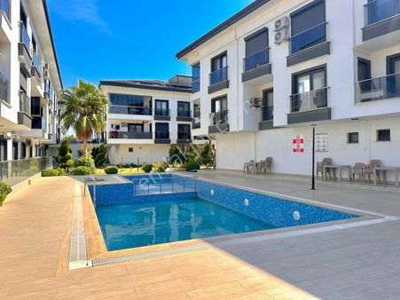 Didim'de Havuzlu Sitede 3+1 Eşyalı Dubleks Daire