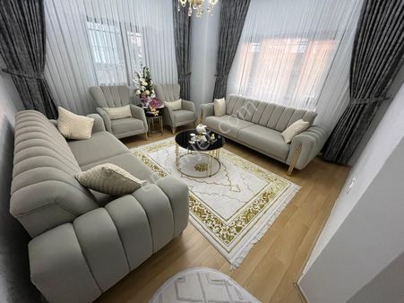 Mamak - Başak Mahallesinde Merkezi Konumlu Cuma Pazarı Yakınında 3+1 Satılık Daire !!