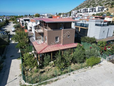 Kuşadası Yavansu Mahallesı’nde Köşe Konumlu, Kış Bahçelı 4+1 Vılla!