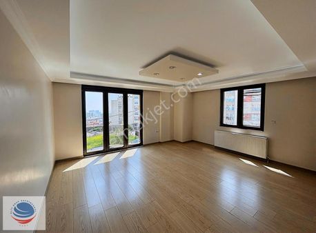 Pendik Yayalar'da 2. Katta Satılık 3+1 Geniş Temiz Daire