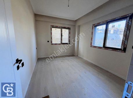 4 Bloklu Havuzlu Site İçerisinde Kapalı Mutfak Satılık 2+1