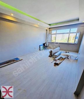 Yeldeğirmeni'nde3+1 Komple Yenilenmiş Kombili Marmaraya Yakın..