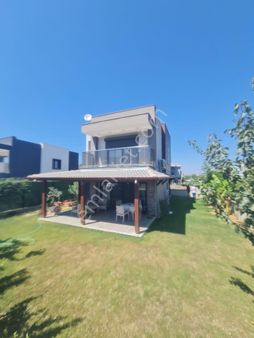 Kusadası Sahil Sitelerinde Denize Yürüme Mesafesınde Bağımsız Tek Müstakil Harika Villa