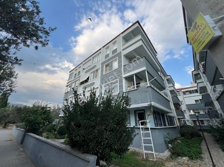 Parladan Zeytinli De Doğa Manzaralı Ara Kat Satılık 2+1 Daire