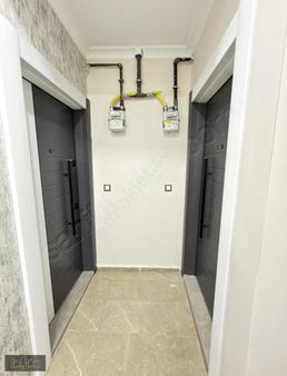 Cadde Emlak Sıfır Yüksek Camlı Kat Mülkiyetli 1+1 Bahçe Katı