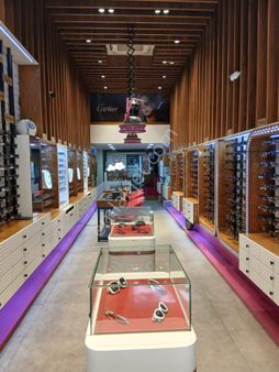 Eskişehir - Tepebaşı Doktorlar Caddesi Optik Üzerine Devren Satılık İş Yeri;