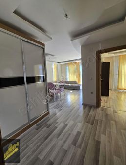 Bulvar Uzeri Temiz Esyali Unv. Hastaneye Yakin Merkezi Konumda