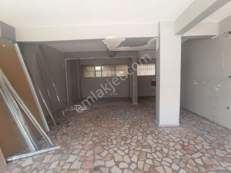 Ayazma Caddesi Şepboy Sokakta Kiralık Dükkan Tapukur'dan
