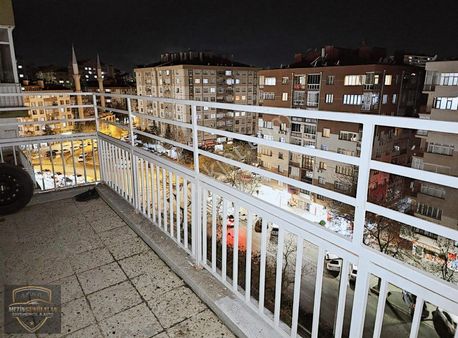 Metin Gönülalan'dan Mükemmel Konumda 4+1 Satılık Geniş Daire