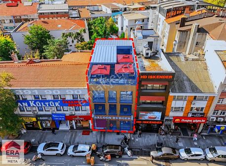 Üsküdar Selmani Pak Caddesine Cepheli Komple Satılık Bina