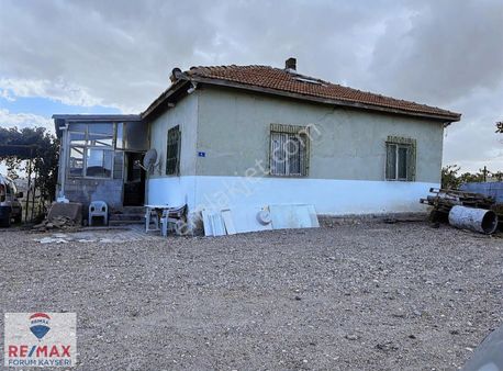 Yuvalı 8000 M2 Arsalı Yapı Kayıt Belgeli Satılık 145 M2 Bağ Evi