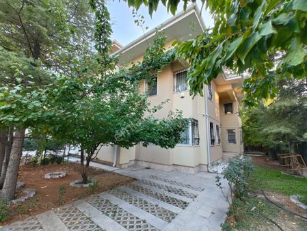 Odunpazarı'nda Sümer Mahallesinde Satılık 4+1 Dubleks Villa