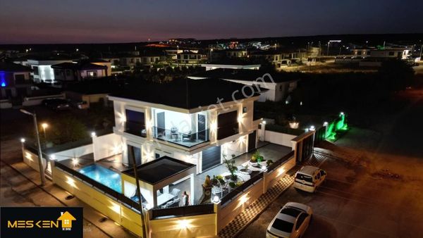 Didim Efeler Mah.'de ,full Sıfır Eşyalı,ultra Lüks Tam Müstakil Villa