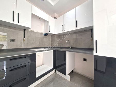 Recep Ümit'ten Şarhöyük Mahallesi Şarhöyük Sağlık Ocağının Yakınında (sıfır) Satılık 1+1 Ferah Daire