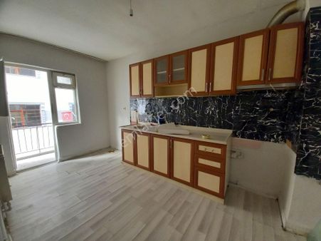 Vatan Cadde Üzerinde 3+1 Ara Katta Boyalı Temiz