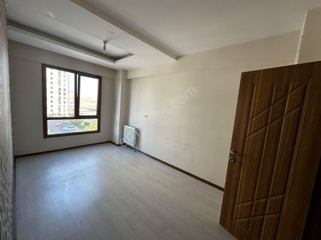 İldem Simaş Ta 2+1 Satlık Köşe Daire