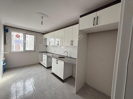 Sultanbeyli Mimarsinanda 90 M2 2+1 Daire Satılıktır