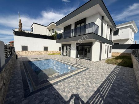 Didim Altınkum’da İskanı Alınmış, Satışa Hazır 4+1 Havuzlu Villa