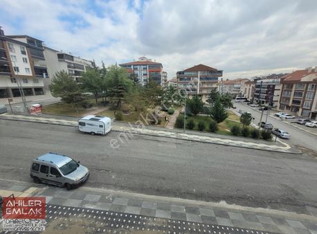 Muhteşem Konumda Yeni Binada Her Kat Ve Cephede Sıfır Daireler
