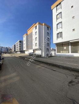 Emlakkent'ten Körfez'de Ara Kat Eşyalı Ulaşıma Yakın 1+1